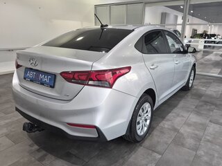 2017 Hyundai Solaris II, серебристый, 1069000 рублей, вид 2