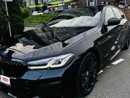 2021 BMW 5 серии 520d xDrive VII (G30/G31/G38) Рестайлинг, чёрный, вид 1