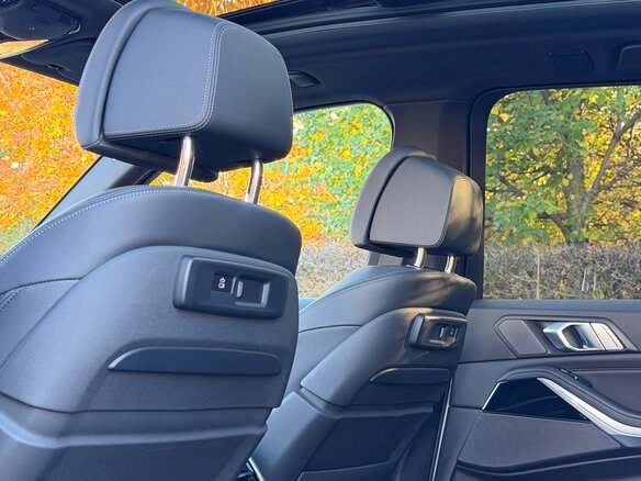 2019 BMW X5 30d IV (G05/G18), белый, 5680000 рублей - вид 19