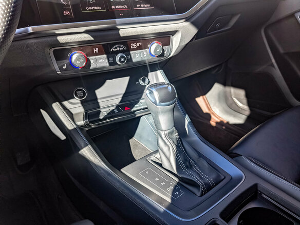 2021 Audi Q3 35 TFSI II (F3), белый - вид 26