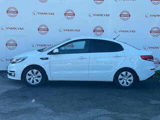 2016 Kia Rio III Рестайлинг, белый, 1249000 рублей, вид 2