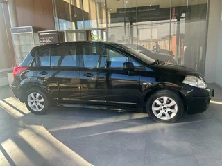 2011 Nissan Tiida I Рестайлинг, чёрный, 549000 рублей, вид 3