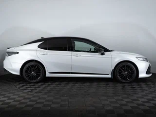 2021 Toyota Camry VIII (XV70) Рестайлинг, белый, 3180000 рублей, вид 5
