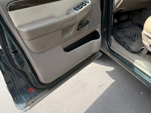 2002 Ford Explorer III, зелёный - вид 21