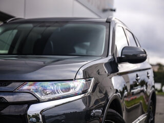 2021 Mitsubishi Outlander III Рестайлинг 3, серый, 2499777 рублей, вид 2