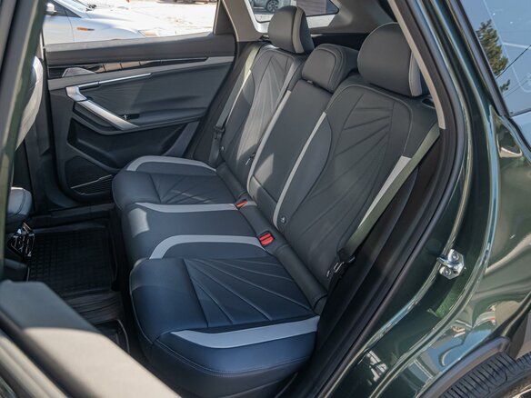 2024 Geely Atlas II, зелёный, 2500000 рублей - вид 8