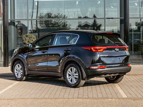 2021 Kia Sportage IV Рестайлинг, чёрный, 2155000 рублей, вид 4