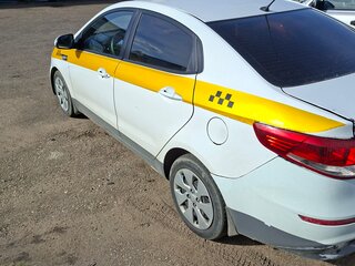 2016 Kia Rio III Рестайлинг, белый, 400000 рублей, вид 5