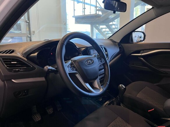2020 Lada (ВАЗ) Vesta I, белый - вид 22