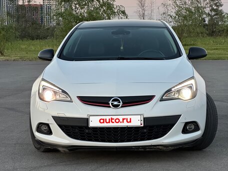 2013 Opel Astra GTC J Рестайлинг, белый, 950000 рублей, вид 1
