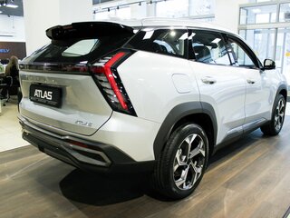 2026 Geely Atlas II, серебристый, 4119990 рублей, вид 5