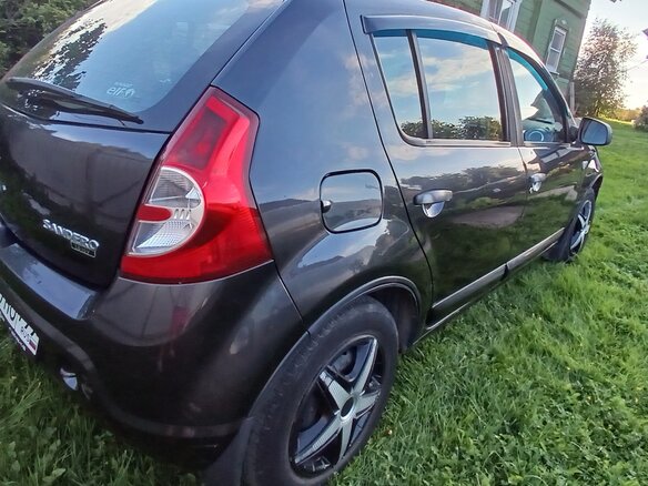 2011 Renault Sandero I, серый, 580000 рублей - вид 3