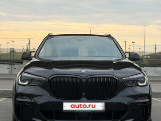 2019 BMW X5 50i IV (G05/G18), чёрный, 6750000 рублей, вид 2