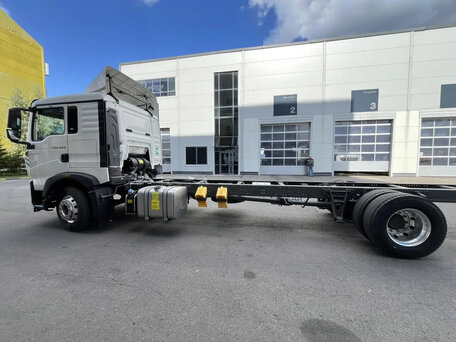 2026 Sinotruk Howo 4X2, белый, 9850000 рублей, вид 3