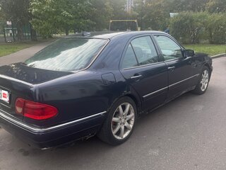 1999 Mercedes-Benz E-Класс 320 II (W210, S210), синий, 450000 рублей, вид 4
