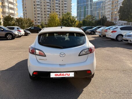 2011 Mazda 3 II (BL) Рестайлинг, белый, вид 3