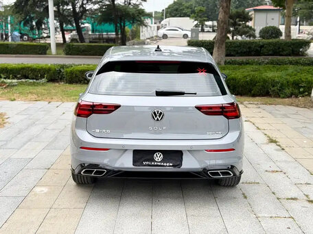 2022 Volkswagen Golf VIII, серый, 1850000 рублей, вид 5