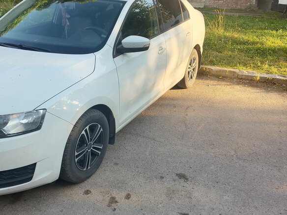 2017 Skoda Rapid I Рестайлинг, белый, 1150000 рублей - вид 3