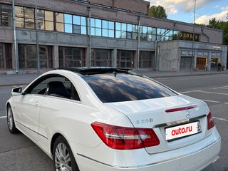 2011 Mercedes-Benz E-Класс 250 7G-Tronic IV (W212, S212, C207), белый, 1400000 рублей, вид 4
