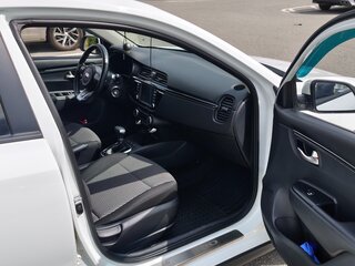 2018 Kia Rio X-Line IV, белый, 1750000 рублей, вид 5