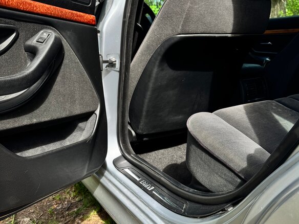 1998 BMW 5 серии 523i IV (E39), серебристый, 470000 рублей - вид 19