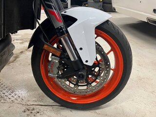 2017 KTM 1290 Super Duke R, белый, 1199900 рублей, вид 3