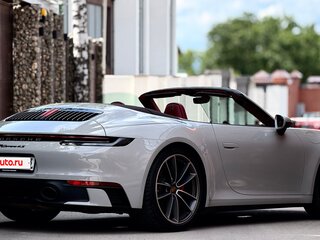 2021 Porsche 911 Carrera 4S VIII (992), серый, 16800000 рублей, вид 3