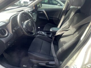 2017 Toyota RAV4 IV (XA40) Рестайлинг, белый, 1900000 рублей, вид 4