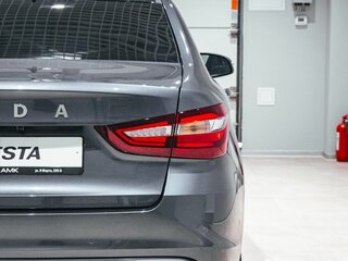 2026 Lada (ВАЗ) Vesta I Рестайлинг (NG), серый, 1705000 рублей, вид 5