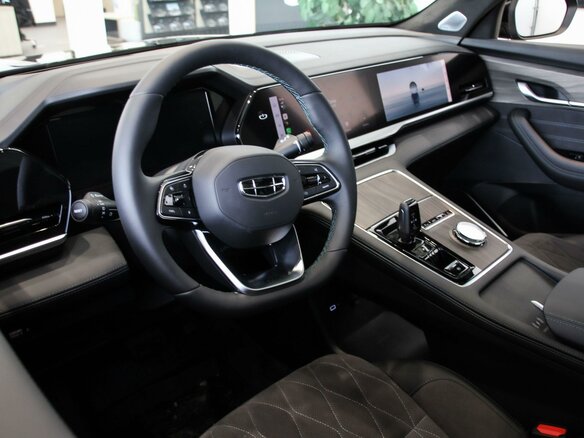 2026 Geely Monjaro I Рестайлинг, чёрный - вид 19