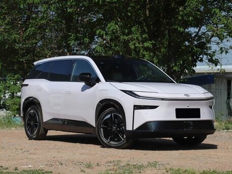 2026 Toyota bZ3X 58.3 kWh, белый, 2797000 рублей, вид 3