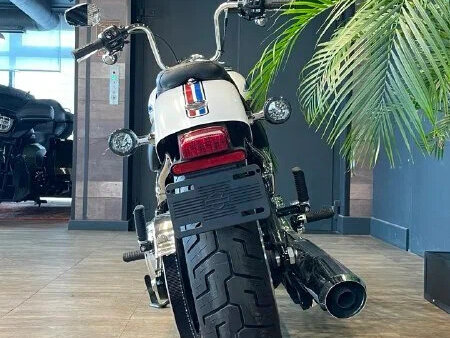 2026 Harley-Davidson Super Glide, белый, 3200000 рублей - вид 2