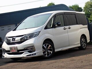 2017 Honda Stepwgn Spada V, белый, 1430000 рублей, вид 3