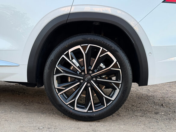 2026 Geely Monjaro (Xingyue L) I Рестайлинг 2 (China Market), белый, 4180000 рублей - вид 10