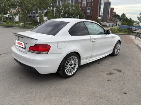 2009 BMW 1 серии 120i I (E81/E82/E87/E88) Рестайлинг, белый, 1220000 рублей, вид 4