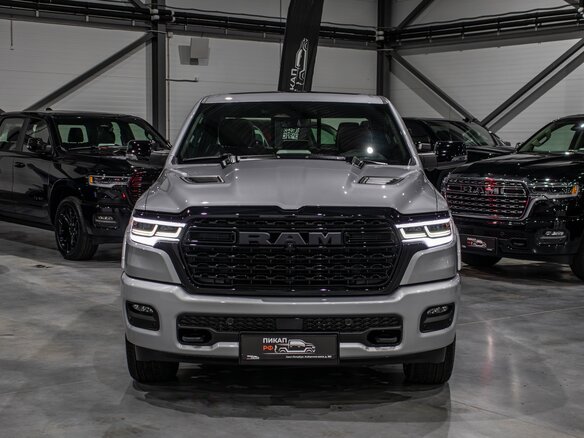 2026 Ram 1500 Crew Cab eTorque V Рестайлинг, серебристый, 11300000 рублей - вид 1