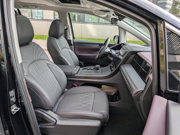 2026 GAC Trumpchi M8 II Рестайлинг, чёрный, 6200000 рублей - вид 4