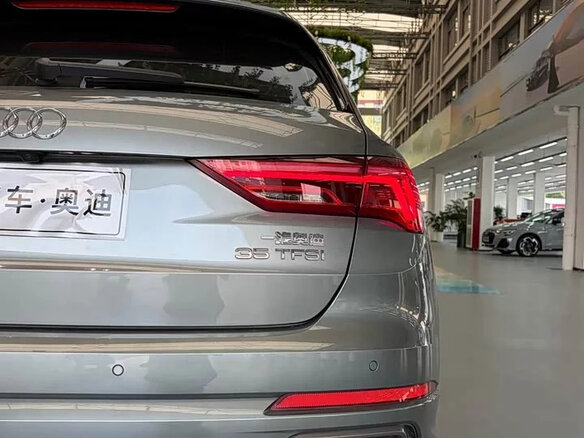 2023 Audi Q3 35 TFSI II (F3), серебристый, 2100000 рублей - вид 9
