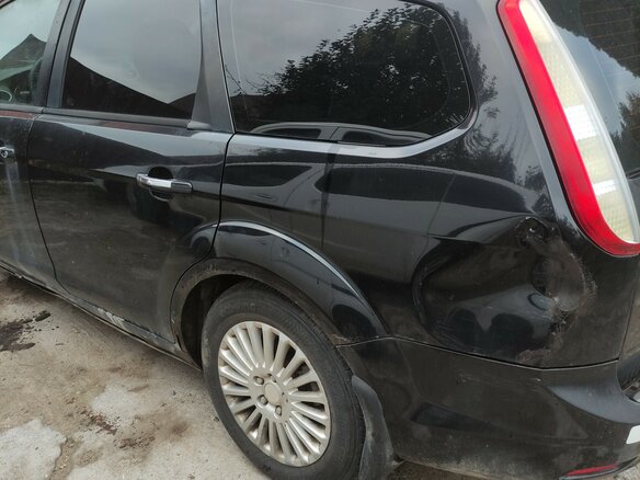 2010 Ford Focus II Рестайлинг, чёрный, 410000 рублей - вид 3