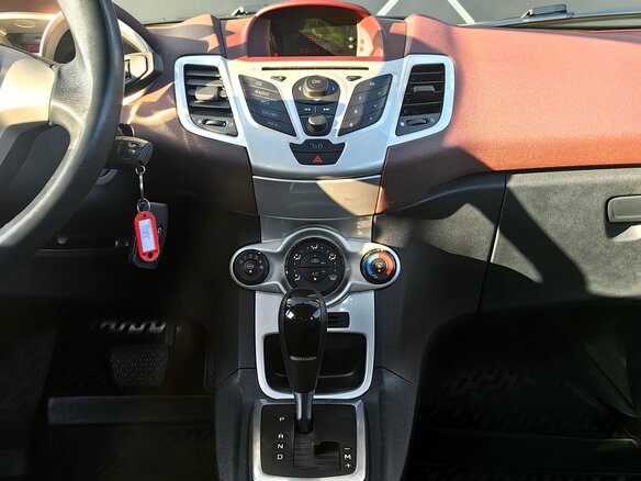 2010 Ford Fiesta Mk6, красный, 599000 рублей - вид 11