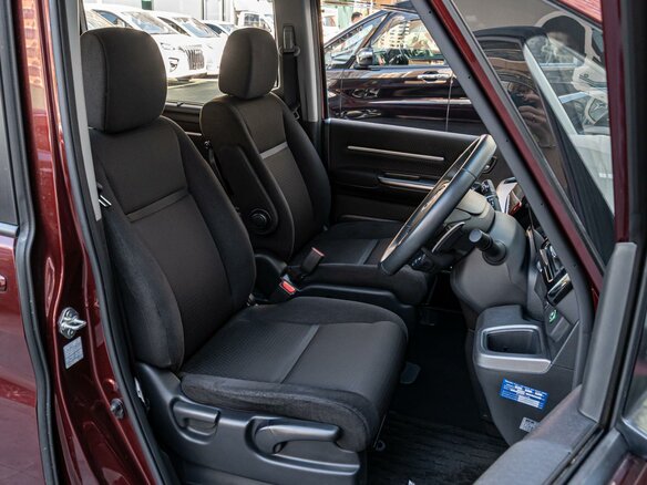 2021 Honda Stepwgn Spada V Рестайлинг, красный, 2650000 рублей - вид 10