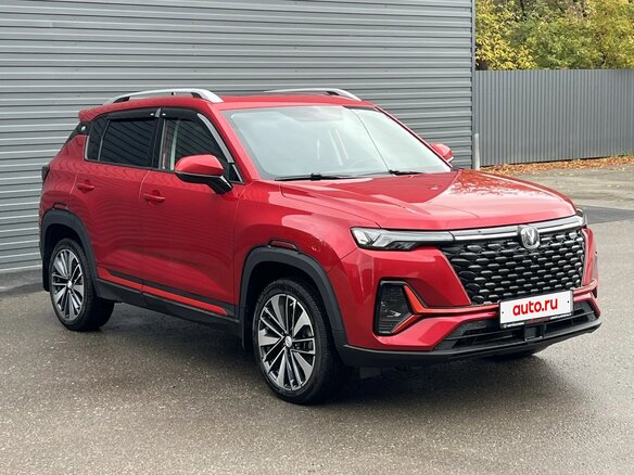 2024 Changan CS35 Plus I Рестайлинг, красный, 1780000 рублей - вид 2