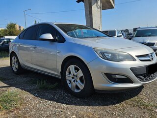 2012 Opel Astra J Рестайлинг, серебристый, 621000 рублей, вид 3