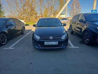 2014 Volkswagen Polo V, чёрный, 787000 рублей, вид 3
