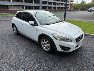 2010 Volvo C30 I Рестайлинг, белый, 650000 рублей, вид 1