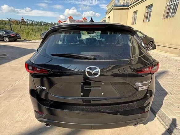 2025 Mazda CX-5 II Рестайлинг, чёрный, 3058459 рублей - вид 2