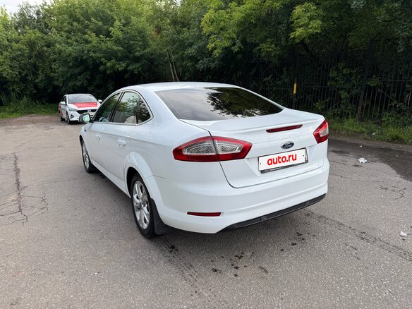 2013 Ford Mondeo IV Рестайлинг, белый - вид 4