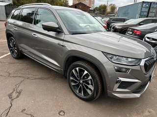 2023 Skoda Kodiaq I Рестайлинг, серый, 3850000 рублей, вид 2