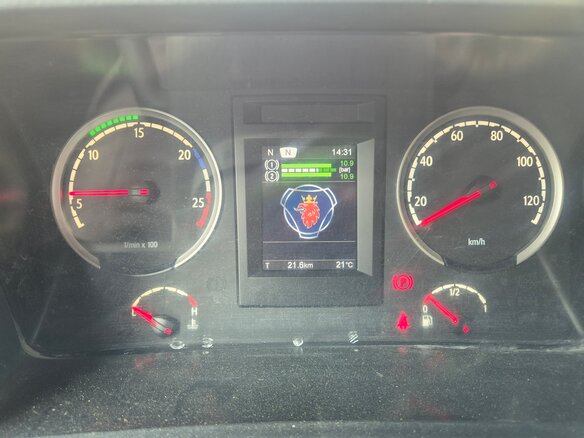 2018 Scania P-series, жёлтый, 6500000 рублей - вид 4