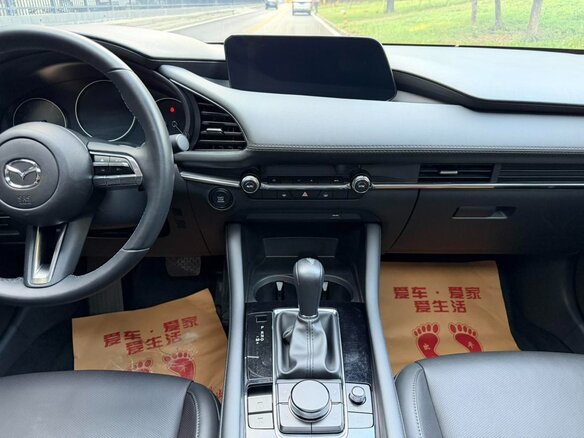 2022 Mazda 3 Axela IV (BP), красный, 1285000 рублей - вид 9